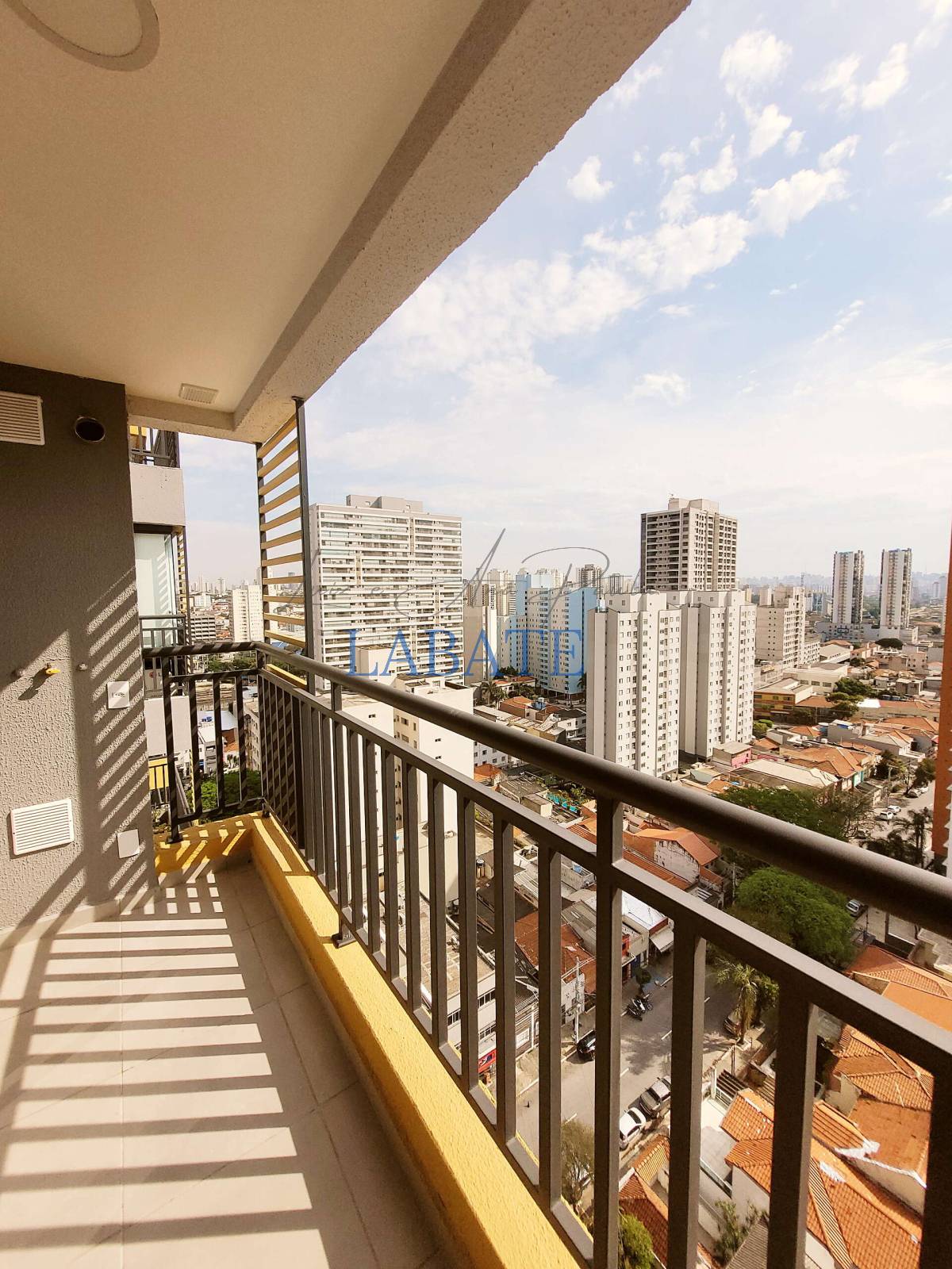 Apartamento 37m² com varanda no 18º andar no Belenzinho