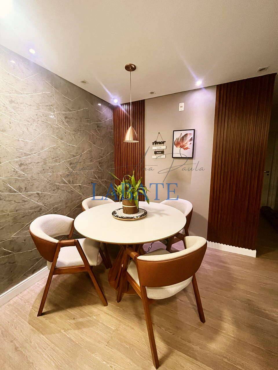Apartamento 46m² com sacada envidraçada e móveis planejados no Jardim Aricanduva