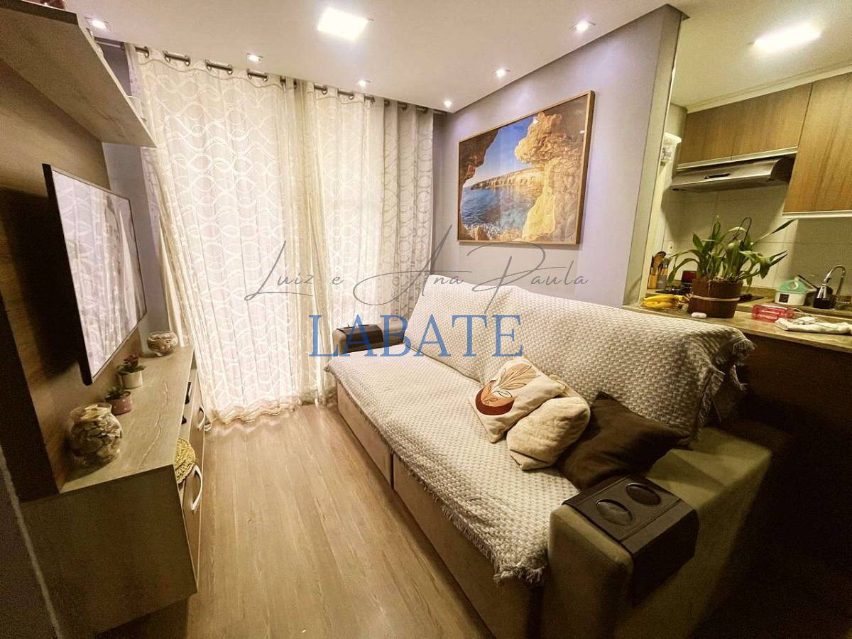  - Apartamento 46m² com sacada envidraçada e móveis planejados no Jardim Aricanduva