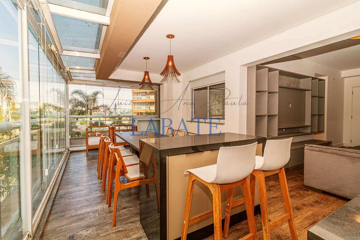  - Apartamento 88m² com suíte e elevador privativo no Tatuapé