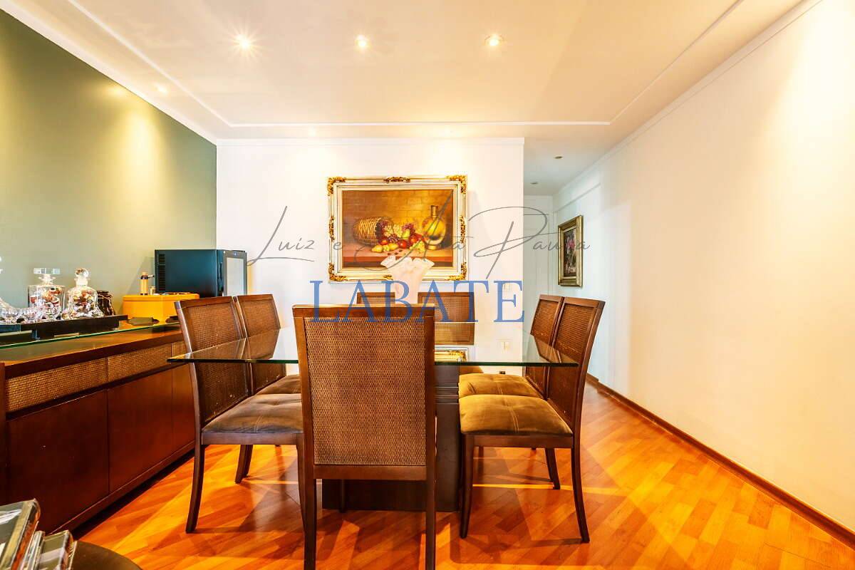  - Apartamento 93m² com sacada e vista na Barra Funda