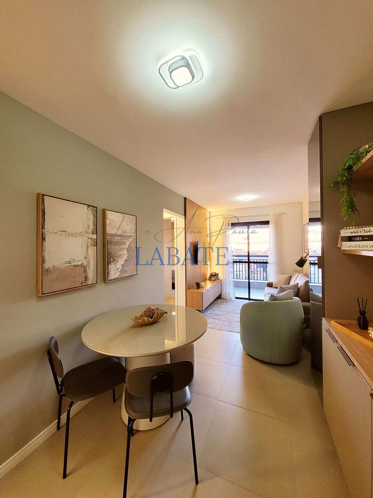  - Apartamento com varanda na Vila Regente Feijó