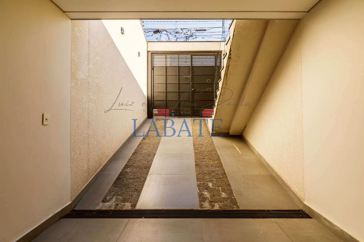  - Casa 140m² com 5 vagas na Vila Santa Isabel