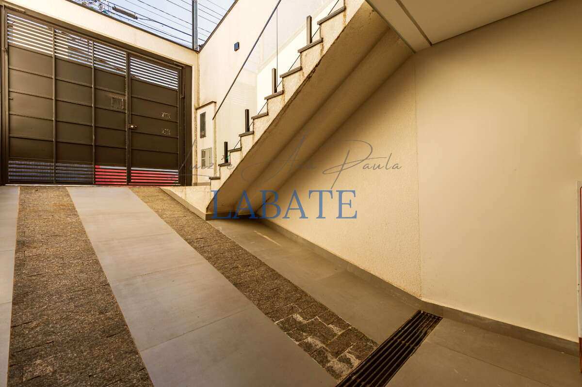  - Casa 140m² com 5 vagas na Vila Santa Isabel