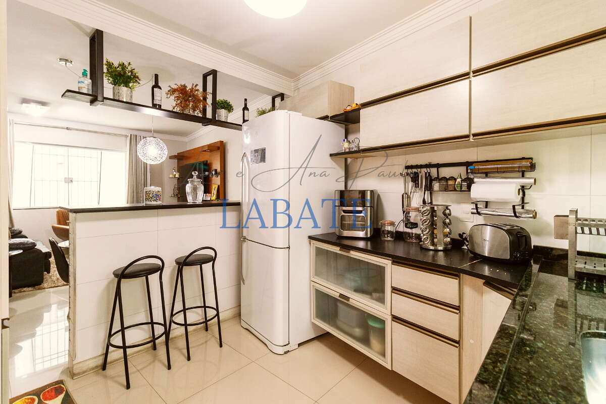  - Casa 142m² com 4 vagas e sacada na Vila Formosa