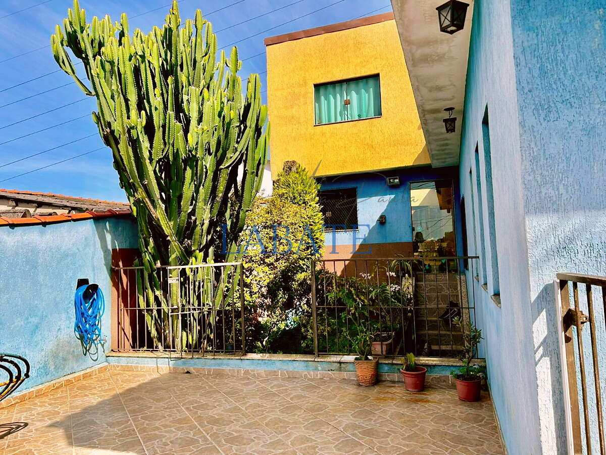  - Casa 70m² com churrasqueira, jardim e 2 vagas na Chácara Belenzinho
