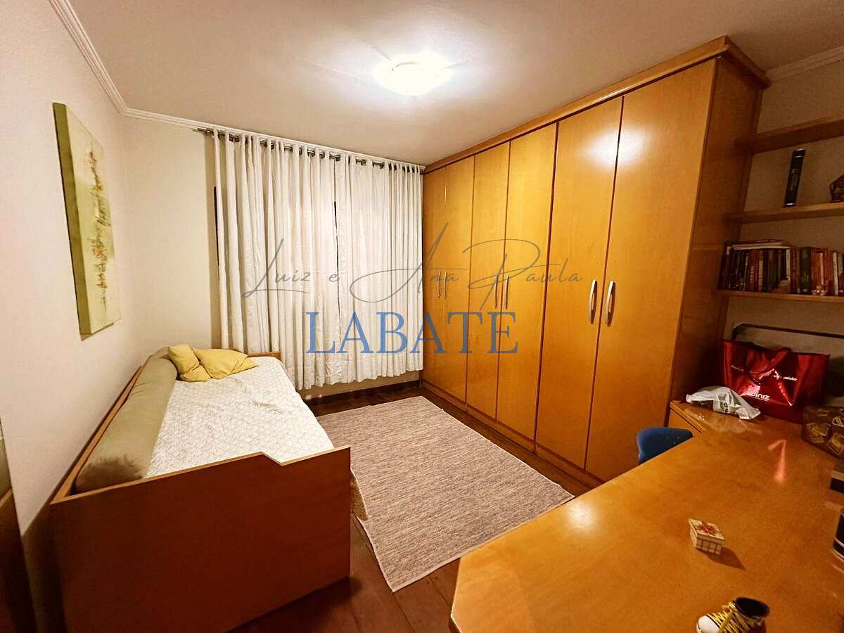  - Sobrado 157m² com 4 vagas e churrasqueira no Vila Carrão