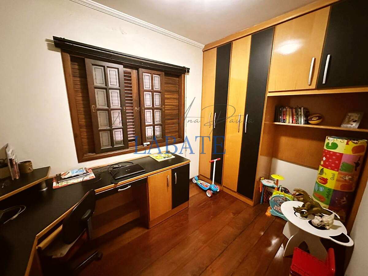  - Sobrado 157m² com 4 vagas e churrasqueira no Vila Carrão