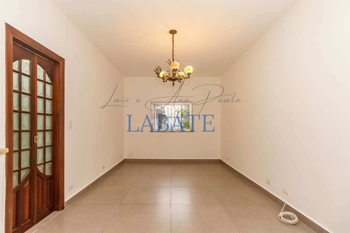  - Sobrado 203m² com jardim e 2 vagas no Alto da Mooca