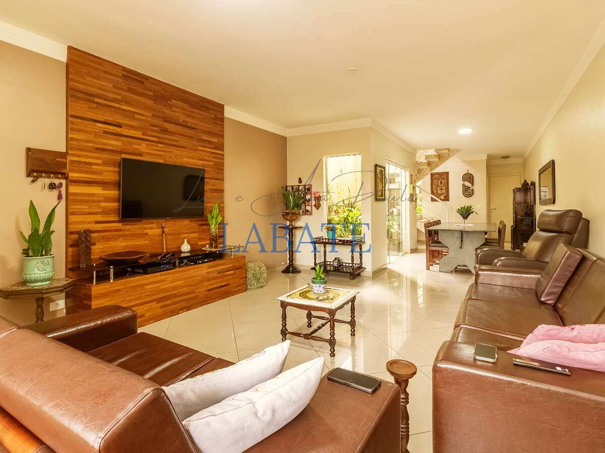 Sobrado 289m² com 3 suítes, piscina e vista no Vila Carrão - Luiz e Ana Paula Labate