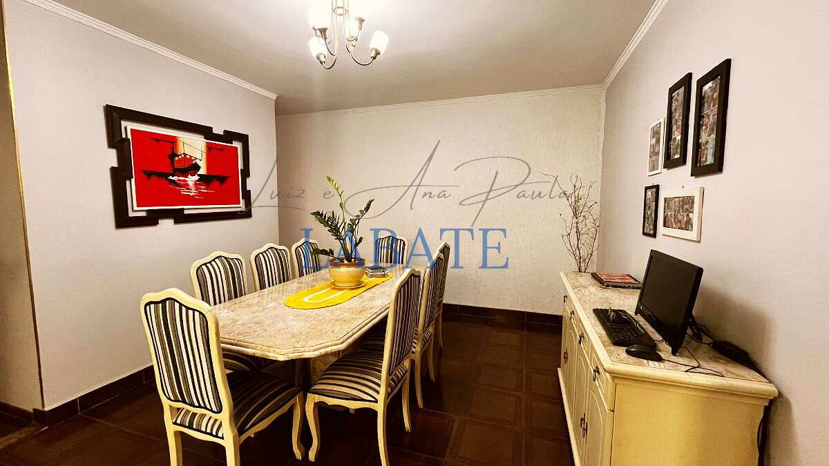  - Sobrado 300m² com 4 quartos e 4 vagas na Vila Formosa