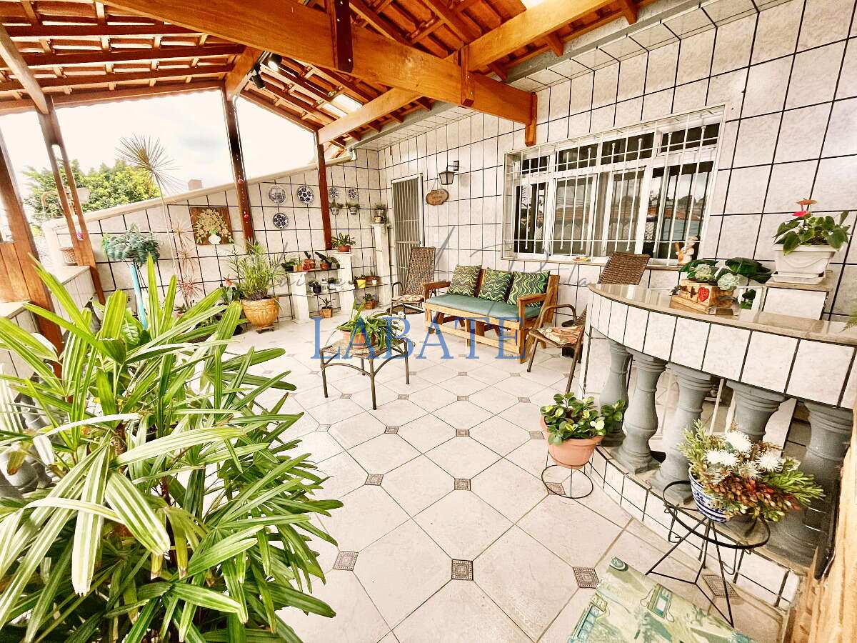  - Sobrado 309m² com 2 suítes e sacada na Chácara Belenzinho