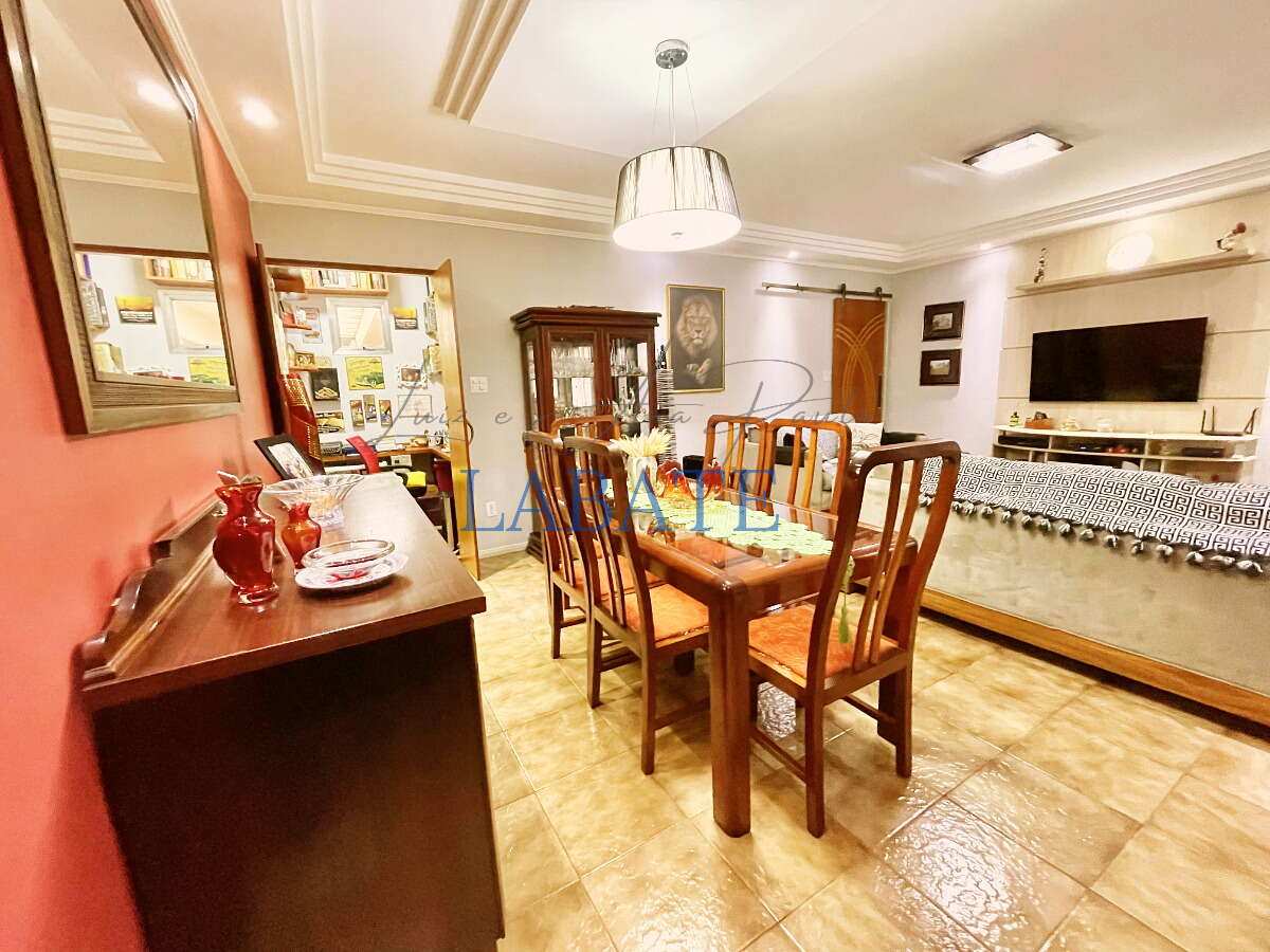  - Sobrado 309m² com 2 suítes e sacada na Chácara Belenzinho